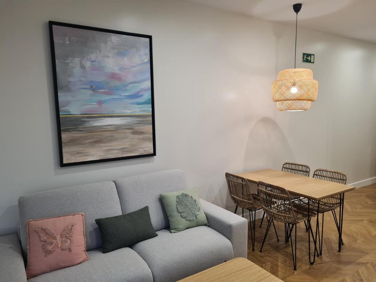 Oikos Apartamentos Turisticos 莫内斯特里奥 外观 照片