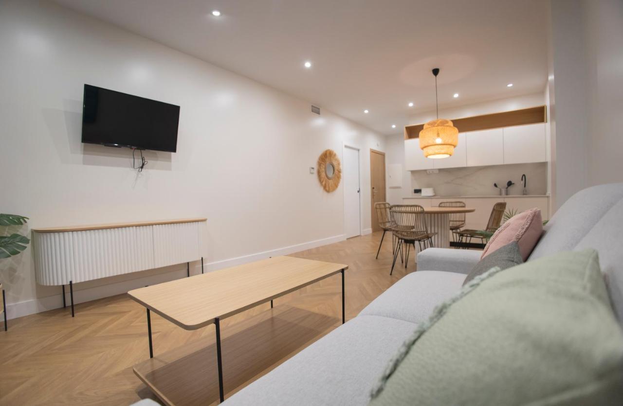 Oikos Apartamentos Turisticos 莫内斯特里奥 外观 照片