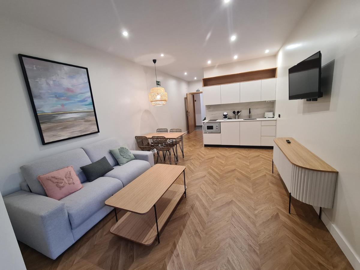 Oikos Apartamentos Turisticos 莫内斯特里奥 外观 照片