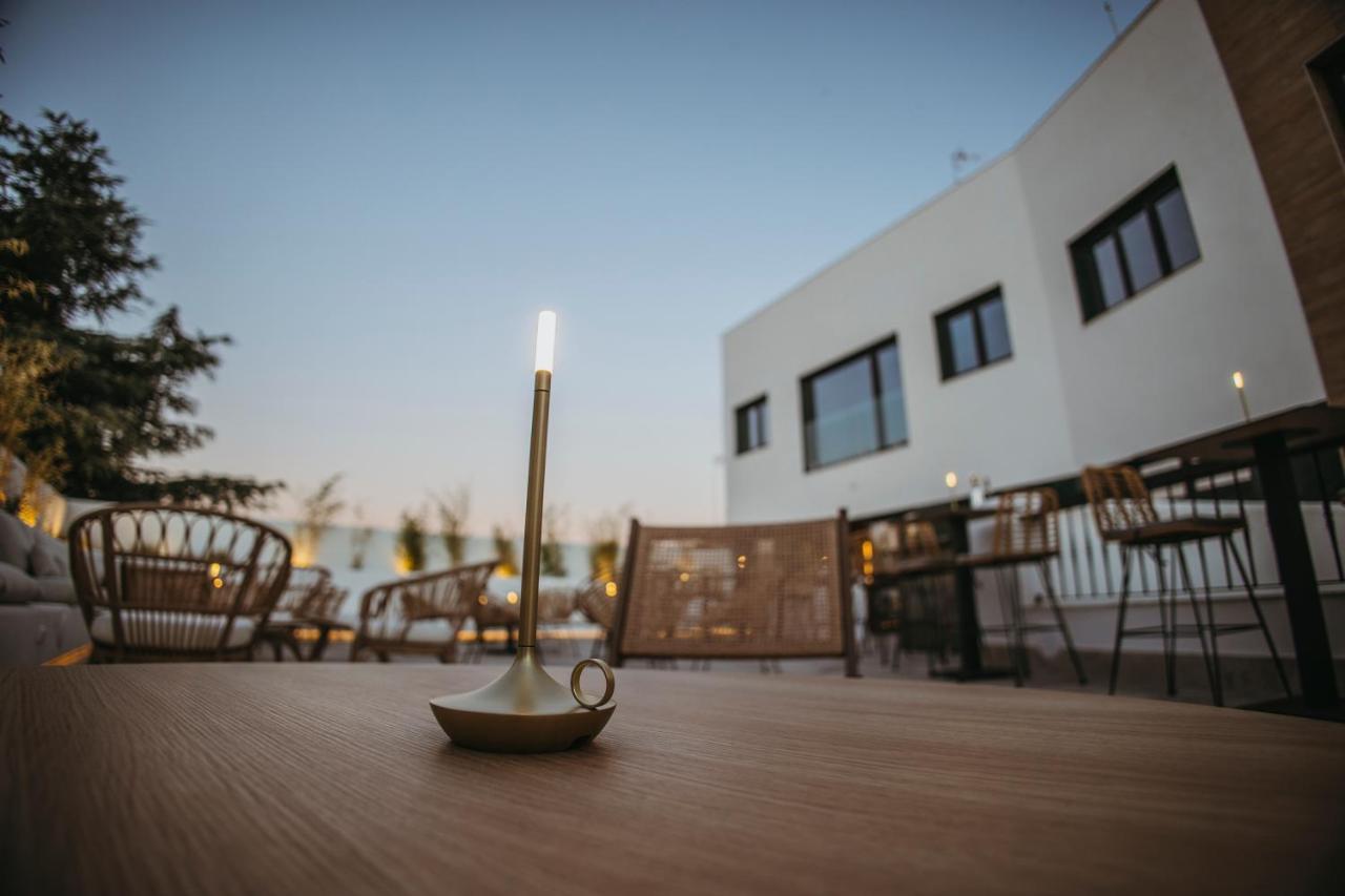 Oikos Apartamentos Turisticos 莫内斯特里奥 外观 照片